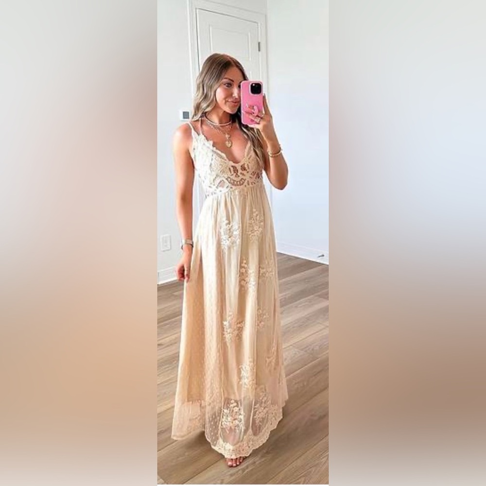Elegant Lace Maxi Dress in Cream